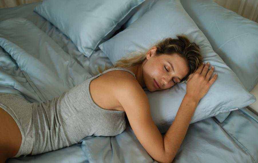 Cooling Bedding with MyntFusion sheets for cooler sleep and temperature regulation