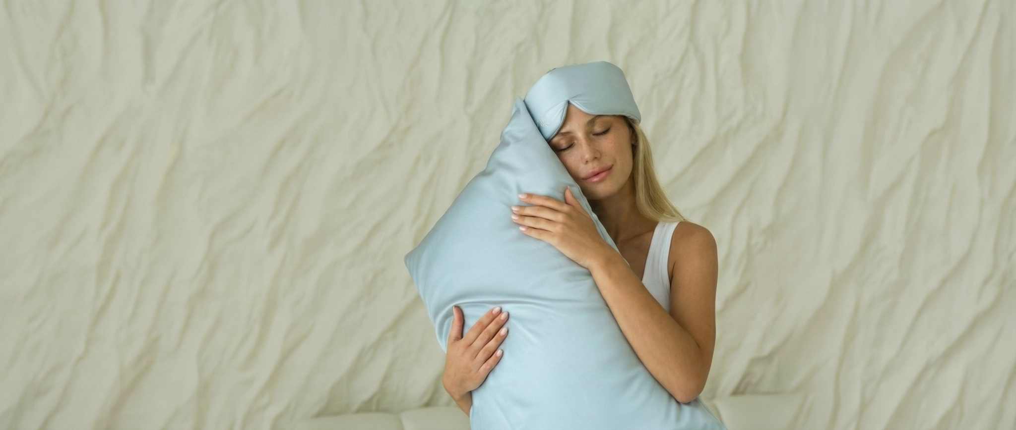 Deep Sleep Bundle with cooling pillowcases and blackout sleep mask in mint-infused fabric