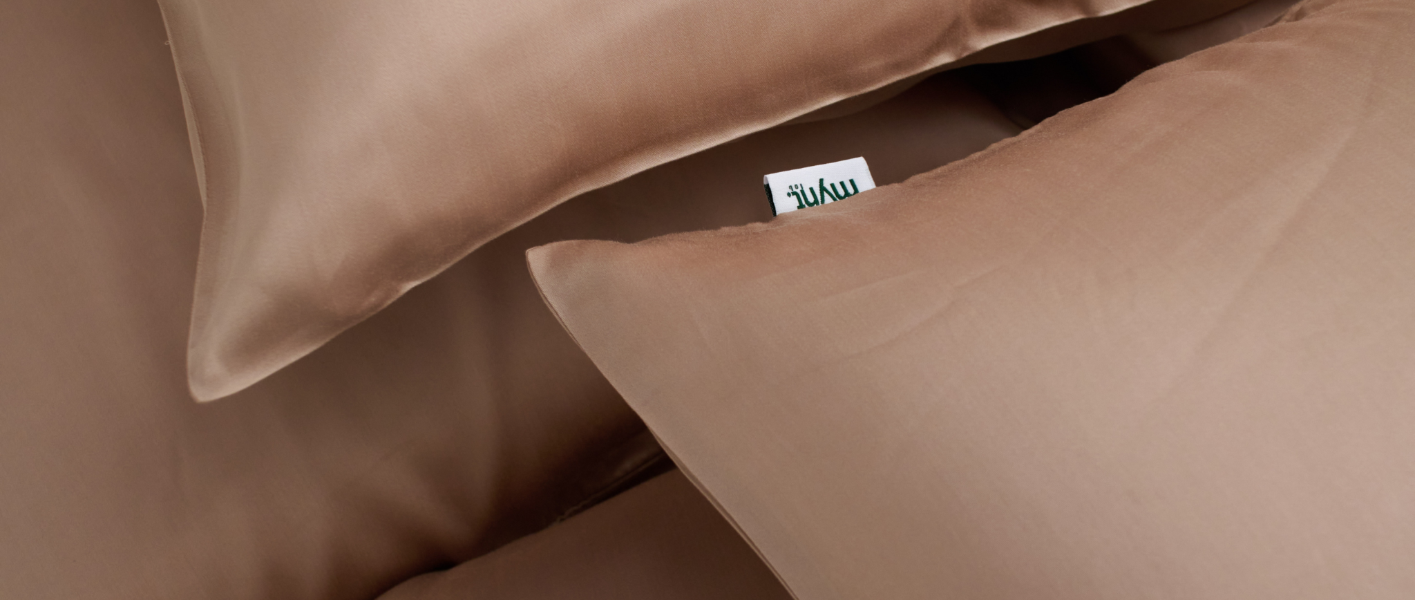 MyntBalance™ balancing pillowcases in 100% TENCEL™ lyocell, temperature regulating and gentle on skin and hair.