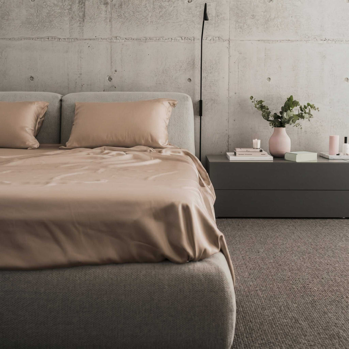 MyntBalance™ temperature balancing flat sheet made from 100% TENCEL™ lyocell, soft and breathable bedding layer