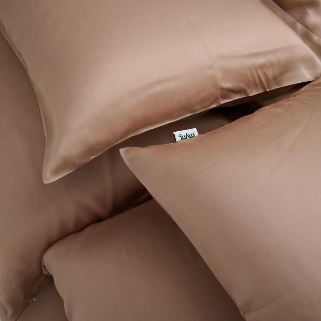 Temperature balancing MyntBalance™ pillowcase made from soft breathable TENCEL™ lyocell fabric with hidden zipper closure